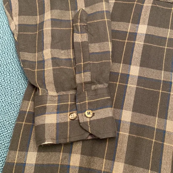 Men’s flannel like shirt. Double pocket placket front. Size XL. - Picture 6 of 9